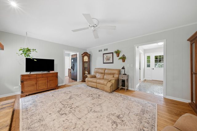 1114 Lexington Lane, Batavia, IL 60510