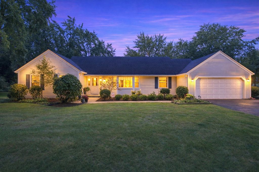1114 Lexington Lane, Batavia, IL 60510