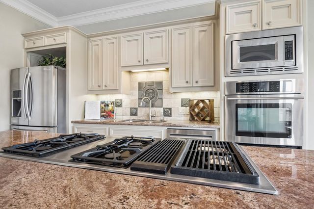 23 Fleming, Hitchcock, TX 77563