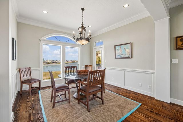 23 Fleming, Hitchcock, TX 77563