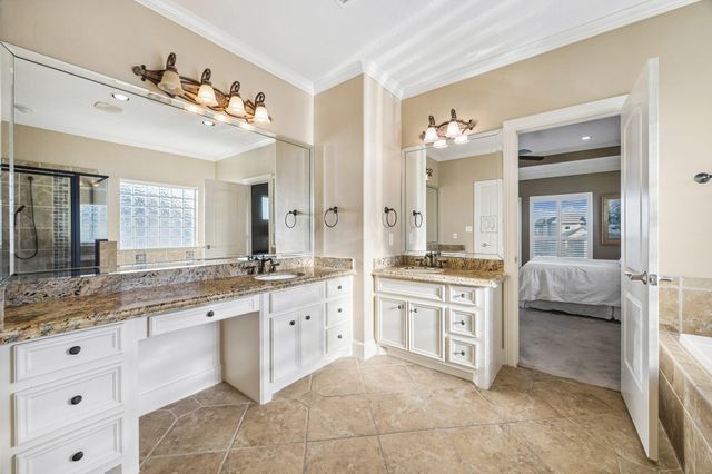 23 Fleming, Hitchcock, TX 77563