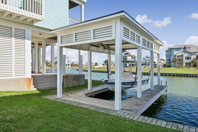 23 Fleming, Hitchcock, TX 77563