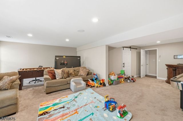 31 Gannett Ct, Wayne Twp., NJ 07470