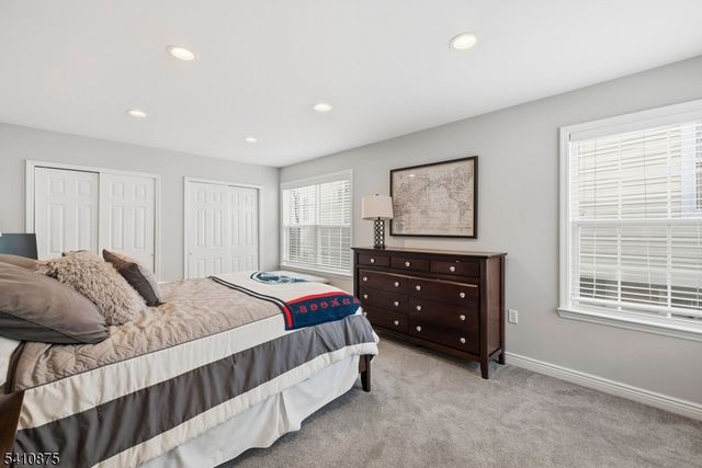 31 Gannett Ct, Wayne Twp., NJ 07470