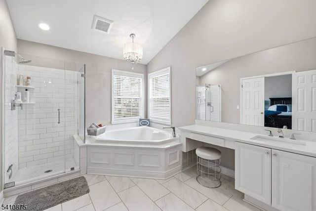 31 Gannett Ct, Wayne Twp., NJ 07470