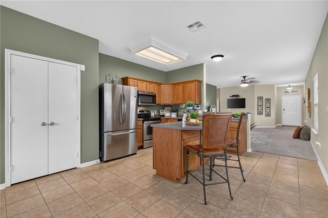 2622 Las Brisas St, Corpus Christi, TX 78414