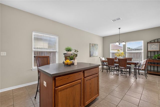 2622 Las Brisas St, Corpus Christi, TX 78414
