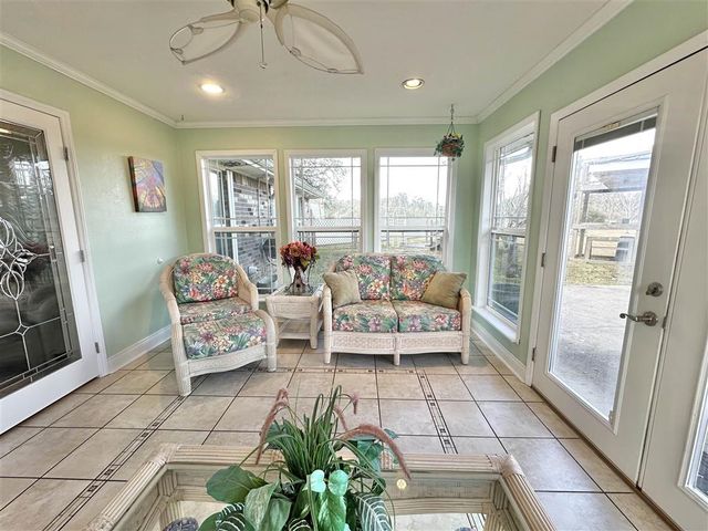 910 Oak Lane, Hackberry, LA 70645