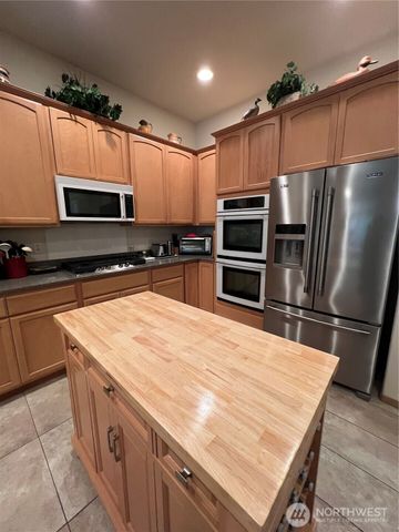 8536 Bainbridge Loop NE, Lacey, WA 98516