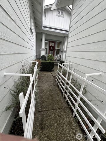 8536 Bainbridge Loop NE, Lacey, WA 98516