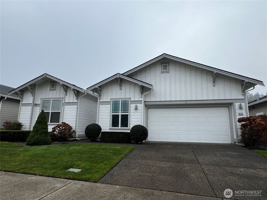 8536 Bainbridge Loop NE, Lacey, WA 98516