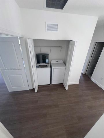 157 NE 27th Ter 157, Homestead, FL 33033
