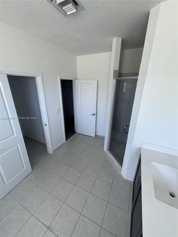 157 NE 27th Ter 157, Homestead, FL 33033