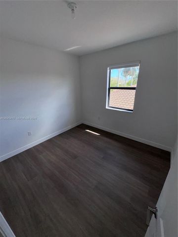 157 NE 27th Ter 157, Homestead, FL 33033