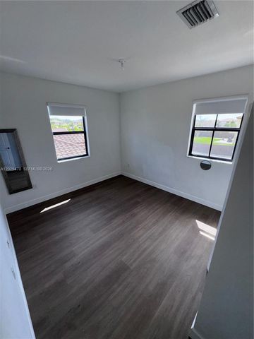 157 NE 27th Ter 157, Homestead, FL 33033