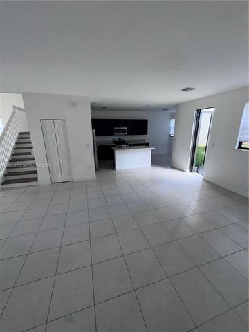 157 NE 27th Ter 157, Homestead, FL 33033