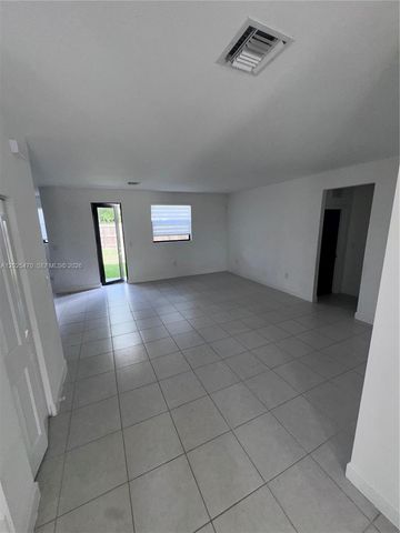 157 NE 27th Ter 157, Homestead, FL 33033