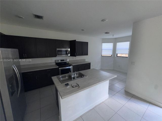 157 NE 27th Ter 157, Homestead, FL 33033
