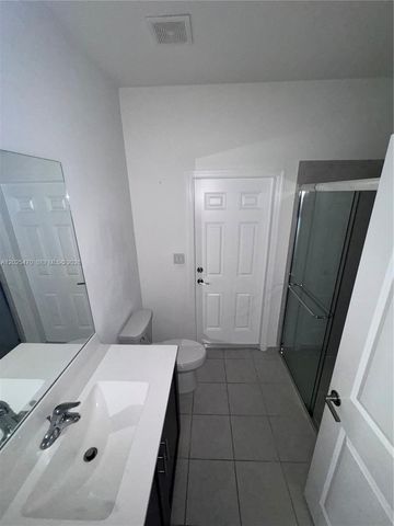 157 NE 27th Ter 157, Homestead, FL 33033