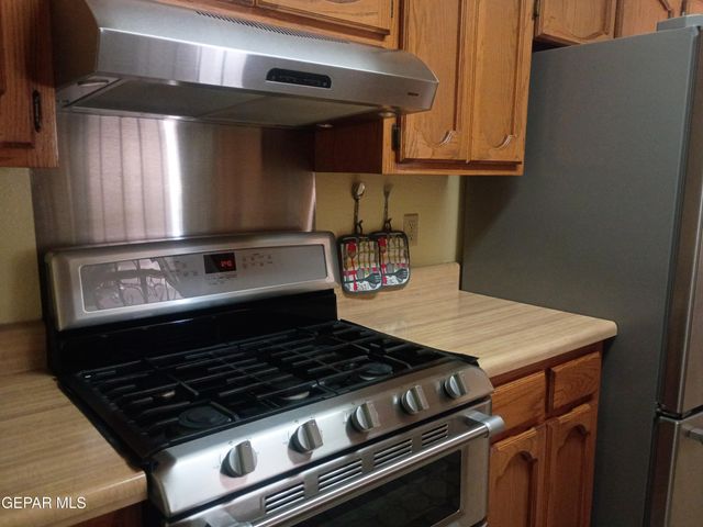 912 AGUA PRIETA Drive, El Paso, TX 79907
