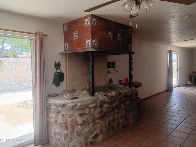 912 AGUA PRIETA Drive, El Paso, TX 79907