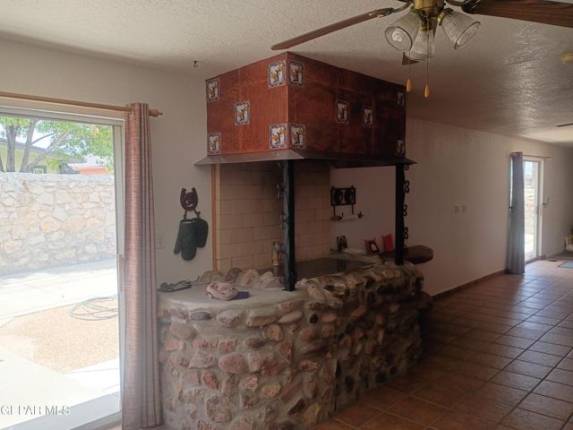 912 AGUA PRIETA Drive, El Paso, TX 79907