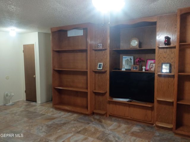 912 AGUA PRIETA Drive, El Paso, TX 79907