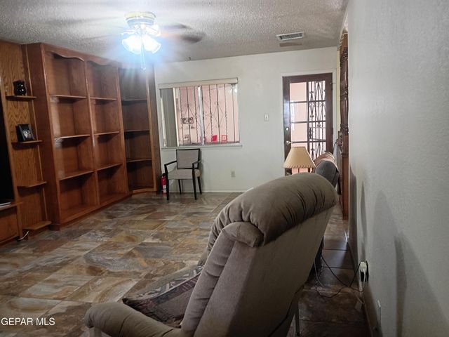 912 AGUA PRIETA Drive, El Paso, TX 79907