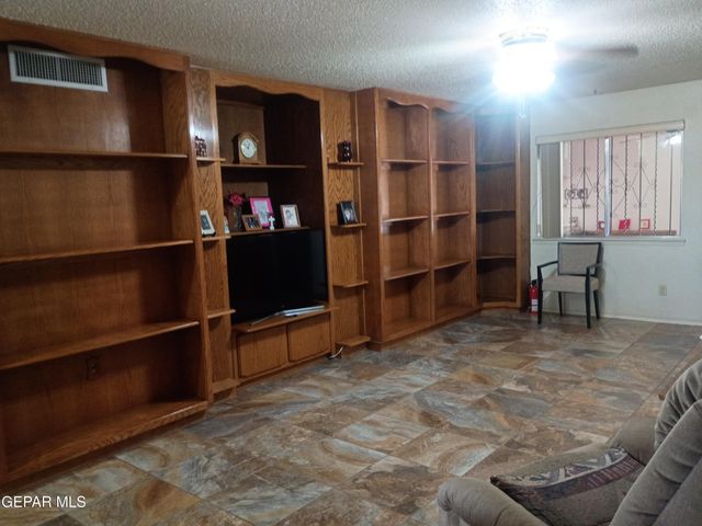 912 AGUA PRIETA Drive, El Paso, TX 79907