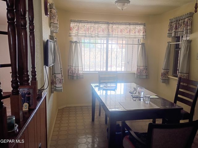 912 AGUA PRIETA Drive, El Paso, TX 79907