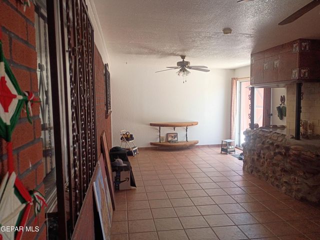 912 AGUA PRIETA Drive, El Paso, TX 79907