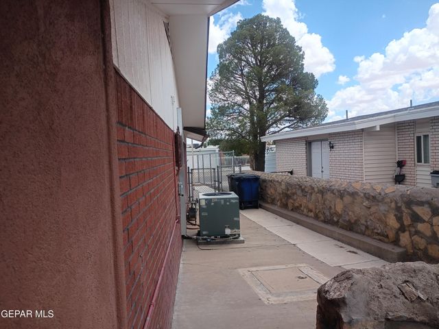 912 AGUA PRIETA Drive, El Paso, TX 79907