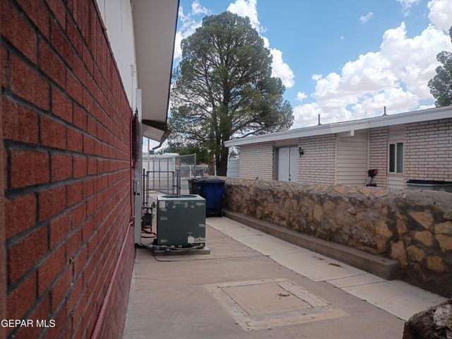 912 AGUA PRIETA Drive, El Paso, TX 79907