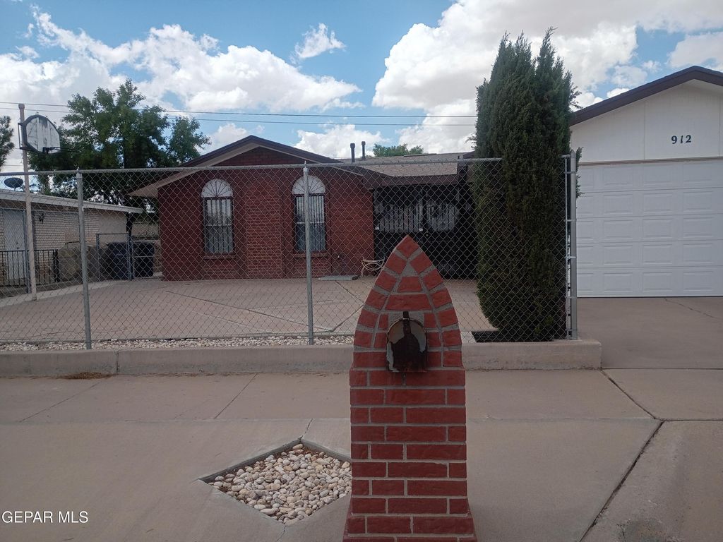 912 AGUA PRIETA Drive, El Paso, TX 79907