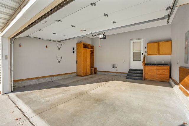 5895 Marble Circle, Johnston, IA 50131