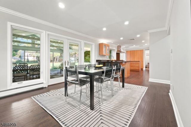 4 Tremont Ter, Livingston Twp., NJ 07039