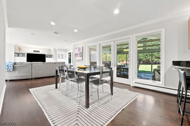 4 Tremont Ter, Livingston Twp., NJ 07039