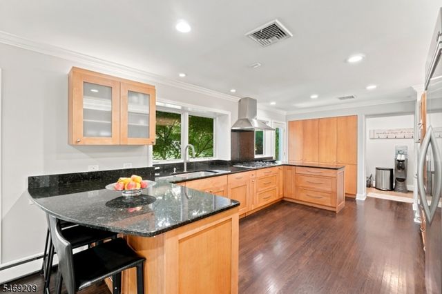 4 Tremont Ter, Livingston Twp., NJ 07039