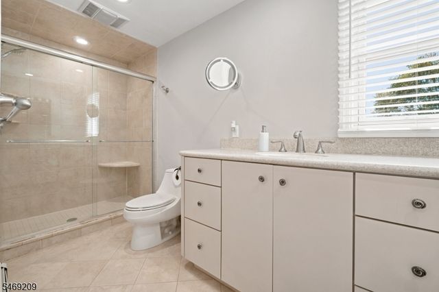4 Tremont Ter, Livingston Twp., NJ 07039