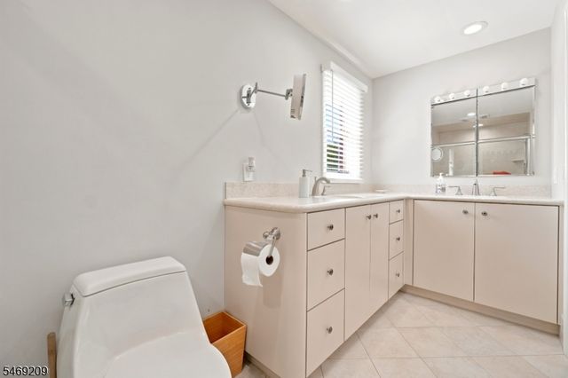 4 Tremont Ter, Livingston Twp., NJ 07039
