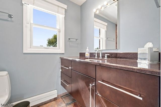 4 Tremont Ter, Livingston Twp., NJ 07039