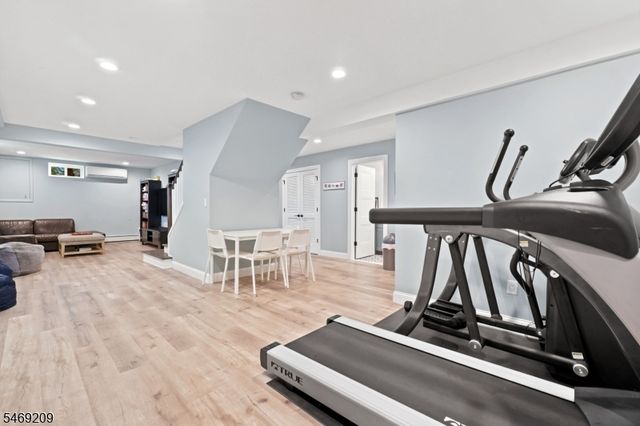 4 Tremont Ter, Livingston Twp., NJ 07039