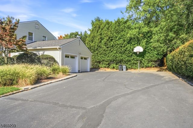 4 Tremont Ter, Livingston Twp., NJ 07039
