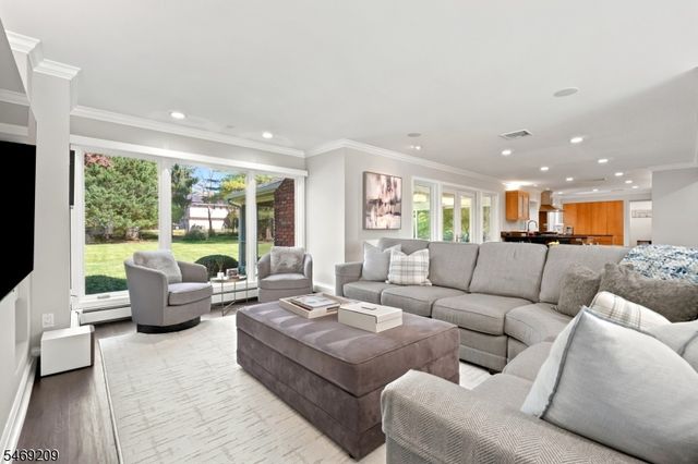 4 Tremont Ter, Livingston Twp., NJ 07039
