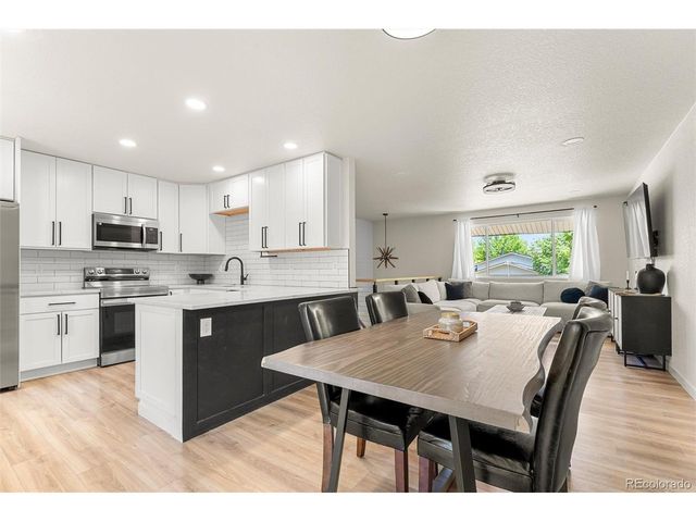 7683 S Vine St, Centennial, CO 80122