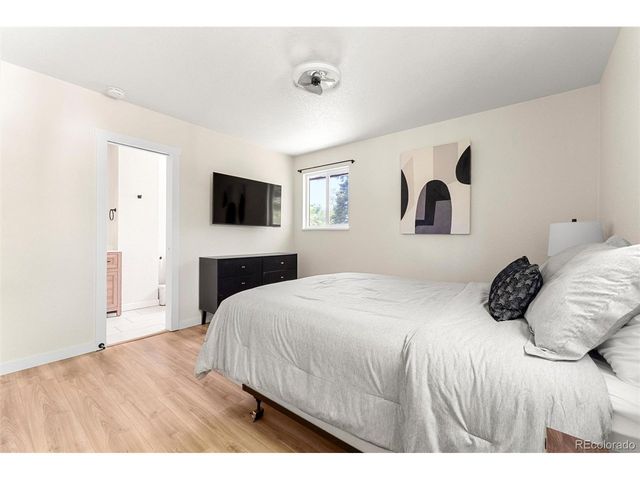 7683 S Vine St, Centennial, CO 80122