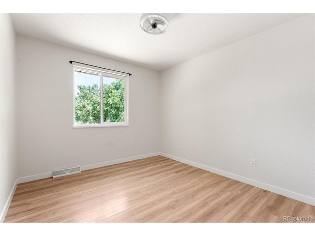 7683 S Vine St, Centennial, CO 80122