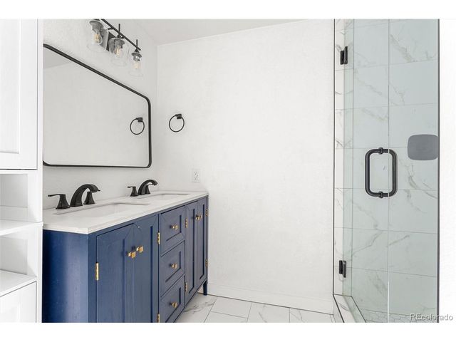 7683 S Vine St, Centennial, CO 80122