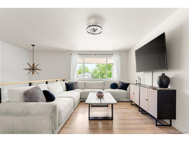7683 S Vine St, Centennial, CO 80122