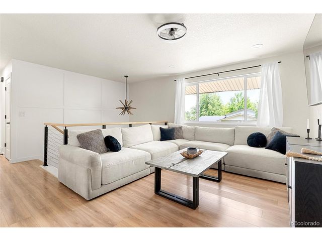 7683 S Vine St, Centennial, CO 80122